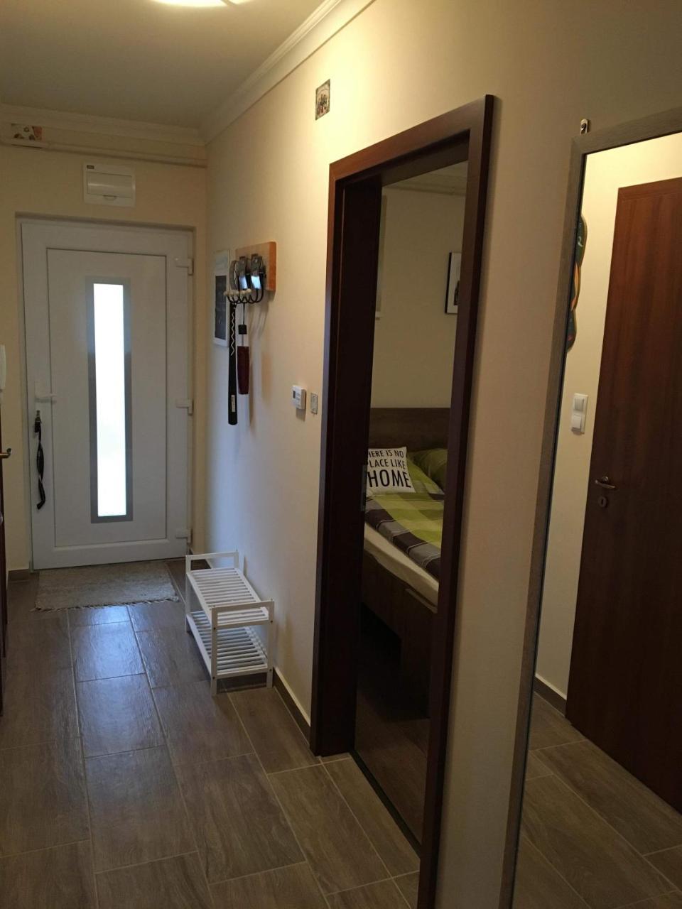 My Home Apartman ไฮจ์ดุสโซบอสโล ภายนอก รูปภาพ