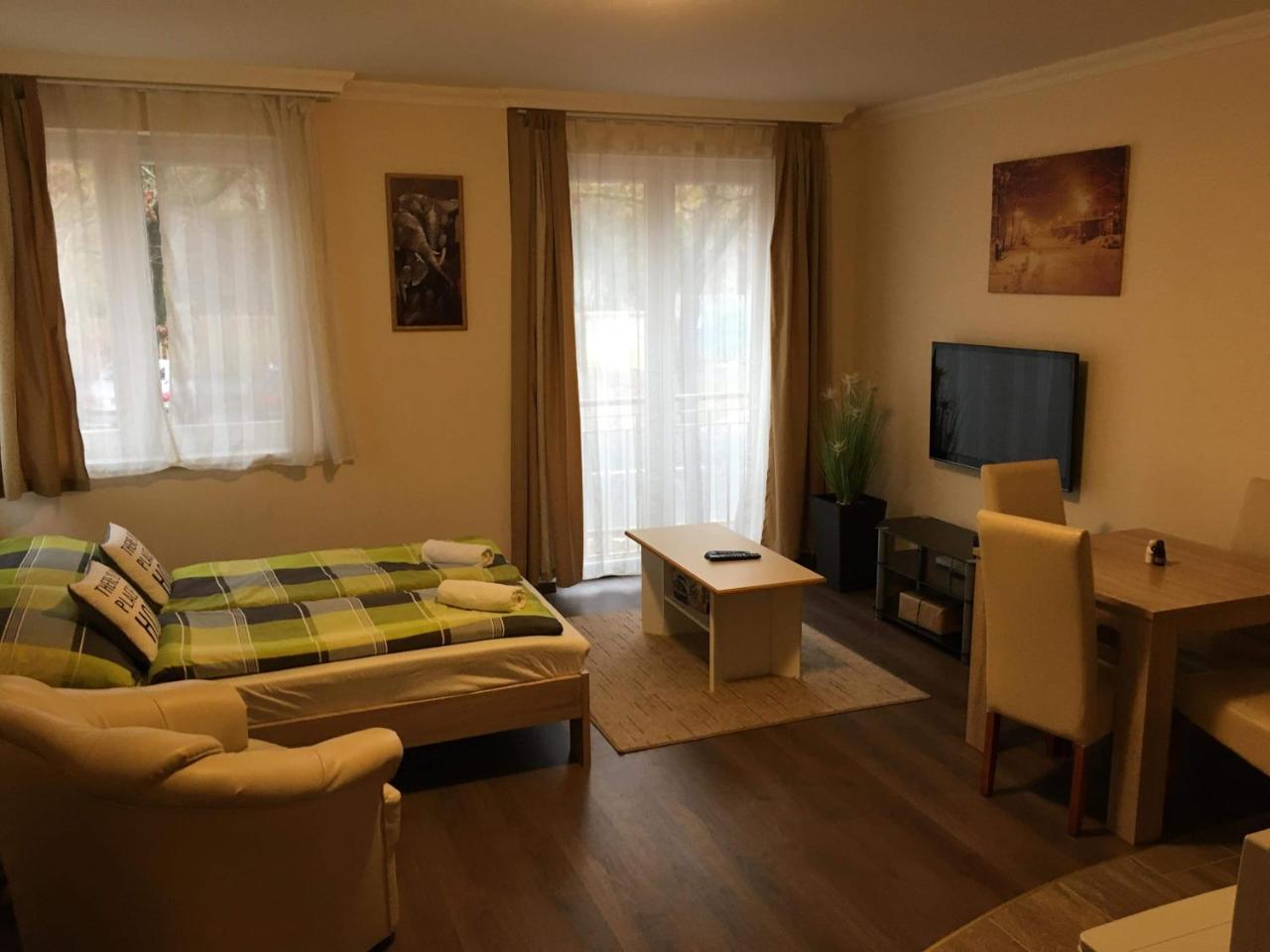 My Home Apartman ไฮจ์ดุสโซบอสโล ภายนอก รูปภาพ
